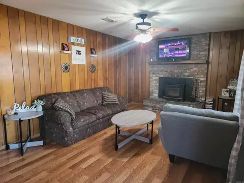 Living - 1004 Oak Ave, Mena, AR 71953 photo 2 of 3