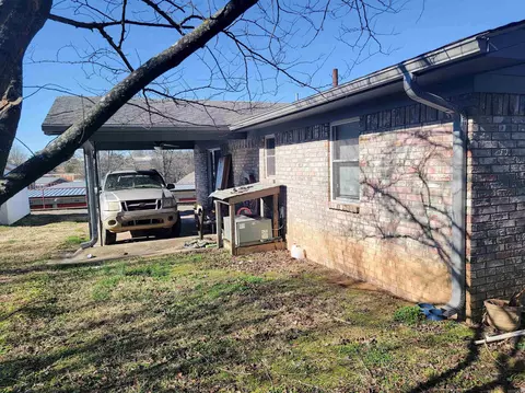 Exterior - 1004 Oak Ave, Mena, AR 71953 photo 5 of 21