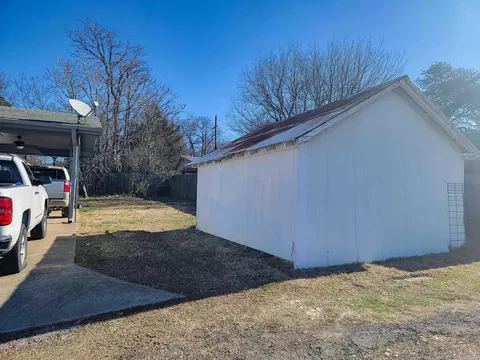 Exterior - 1004 Oak Ave, Mena, AR 71953 photo 10 of 21