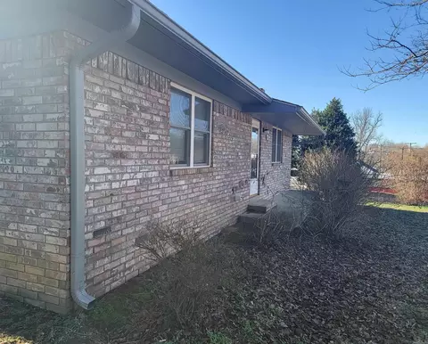 Exterior - 1004 Oak Ave, Mena, AR 71953 photo 3 of 21