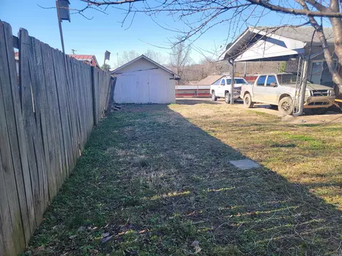 Exterior - 1004 Oak Ave, Mena, AR 71953 photo 8 of 21