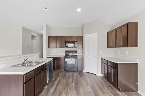 Kitchen - 2383 Bentwood Dr, Alexander, AR 72002 photo 4 of 5