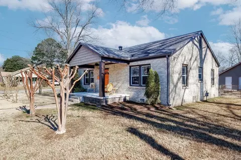 Exterior - 1224 Mitchell St, Conway, AR 72034 photo 2 of 7