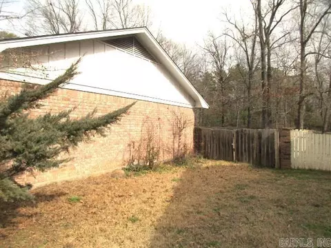 Exterior - 7407 S Laurel St, Pine Bluff, AR 71603 photo 5 of 10