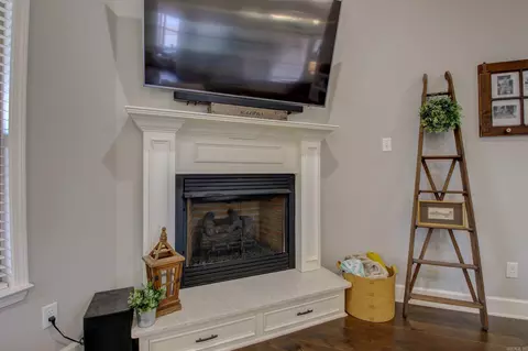 Living - 144 Bud Ford Dr, Cabot, AR 72023 photo 5 of 6