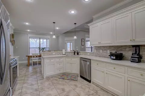 Kitchen - 144 Bud Ford Dr, Cabot, AR 72023 photo 3 of 6