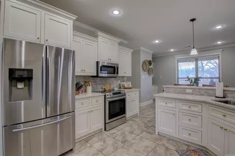 Kitchen - 144 Bud Ford Dr, Cabot, AR 72023 photo 4 of 6