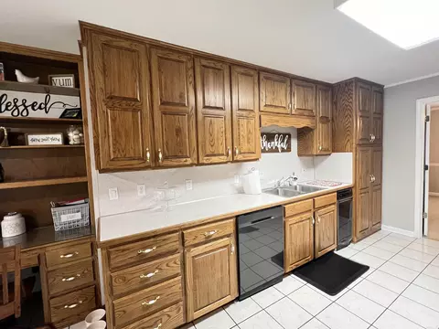Kitchen - 6800 Twin Oaks Ln, Pine Bluff, AR 71603 photo 2 of 3