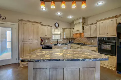 Kitchen - 5025 Sistine Chapel Dr, Conway, AR 72034 photo 2 of 6