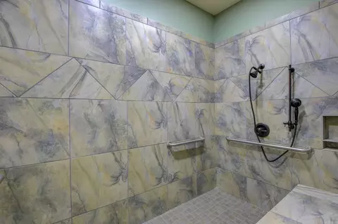 Bath - 5025 Sistine Chapel Dr, Conway, AR 72034 photo 3 of 4