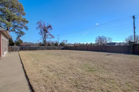 Exterior - 5025 Sistine Chapel Dr, Conway, AR 72034 photo 8 of 13