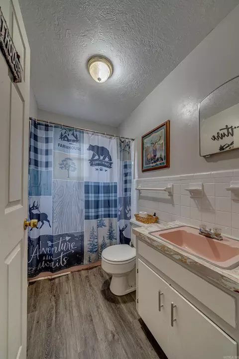 Bath - 6920 Gibson Rd, Jacksonville, AR 72076 photo 1 of 4