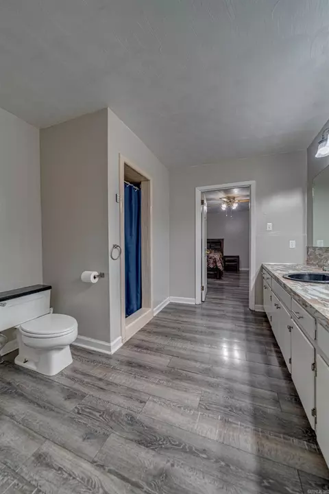 Bath - 6920 Gibson Rd, Jacksonville, AR 72076 photo 3 of 4