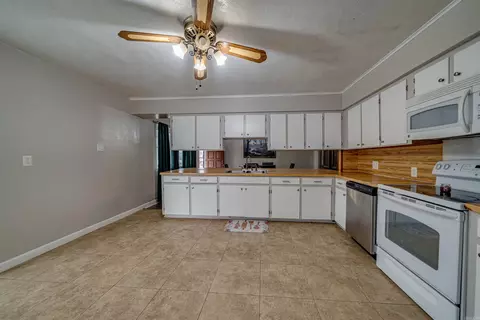 Kitchen - 6920 Gibson Rd, Jacksonville, AR 72076 photo 3 of 5