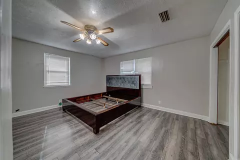 Living - 6920 Gibson Rd, Jacksonville, AR 72076 photo 1 of 4