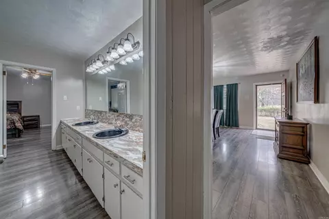Bath - 6920 Gibson Rd, Jacksonville, AR 72076 photo 4 of 4