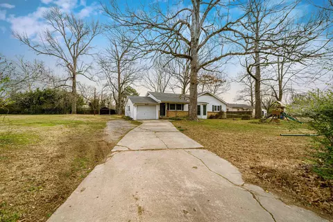 Exterior - 6920 Gibson Rd, Jacksonville, AR 72076 photo 3 of 9