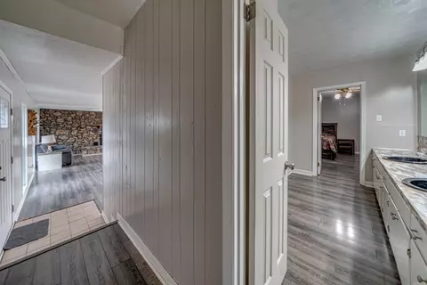 Entry Way - 6920 Gibson Rd, Jacksonville, AR 72076 photo 1 of 1