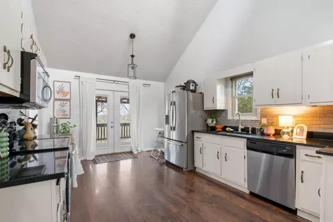 Kitchen - 11 Blue Jay Way, Conway, AR 72032 photo 4 of 7