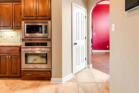 Kitchen - 401 Michelle Dr, Benton, AR 72015 photo 5 of 5