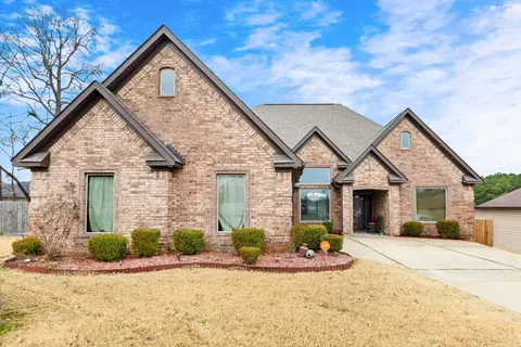 Exterior - 401 Michelle Dr, Benton, AR 72015 photo 1 of 6