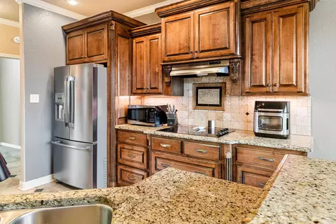 Kitchen - 401 Michelle Dr, Benton, AR 72015 photo 4 of 5