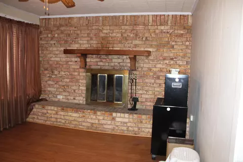 Living - 206 Oak, Springhill, LA 71075 photo 1 of 2