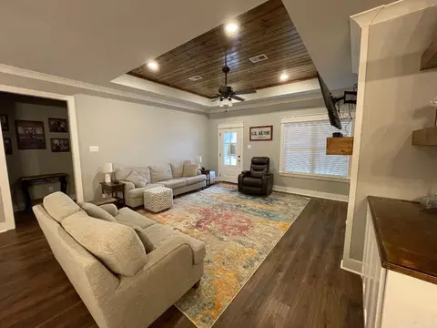 Living - 105 Hayden Dr, Beebe, AR 72012 photo 4 of 5