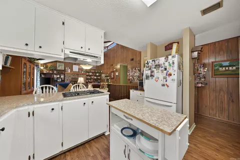Kitchen - 321 Heritage Pl, De Queen, AR 71832 photo 2 of 3