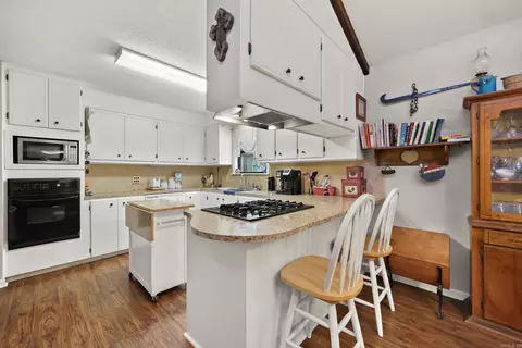 Kitchen - 321 Heritage Pl, De Queen, AR 71832 photo 3 of 3