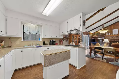 Kitchen - 321 Heritage Pl, De Queen, AR 71832 photo 1 of 3