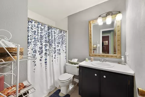 Bath - 321 Heritage Pl, De Queen, AR 71832 photo 1 of 1