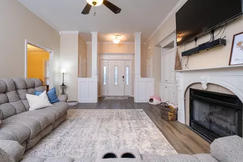 Living - 10 Woodlawn Cir, Beebe, AR 72012 photo 3 of 6
