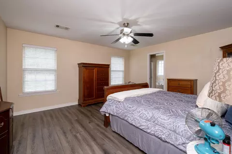 Bedroom - 10 Woodlawn Cir, Beebe, AR 72012 photo 3 of 8