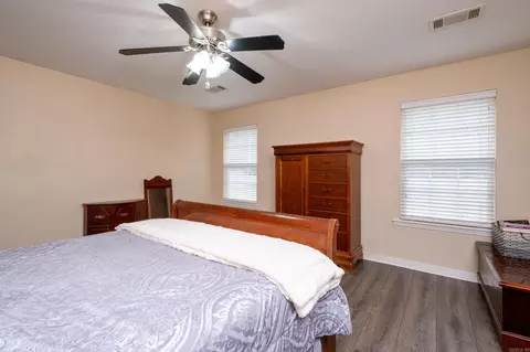 Bedroom - 10 Woodlawn Cir, Beebe, AR 72012 photo 4 of 8