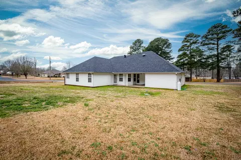 Exterior - 10 Woodlawn Cir, Beebe, AR 72012 photo 7 of 9