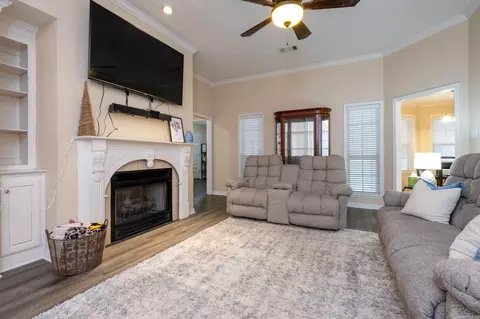 Living - 10 Woodlawn Cir, Beebe, AR 72012 photo 2 of 6