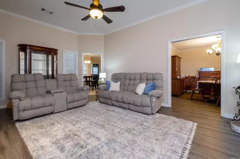 Living - 10 Woodlawn Cir, Beebe, AR 72012 photo 5 of 6