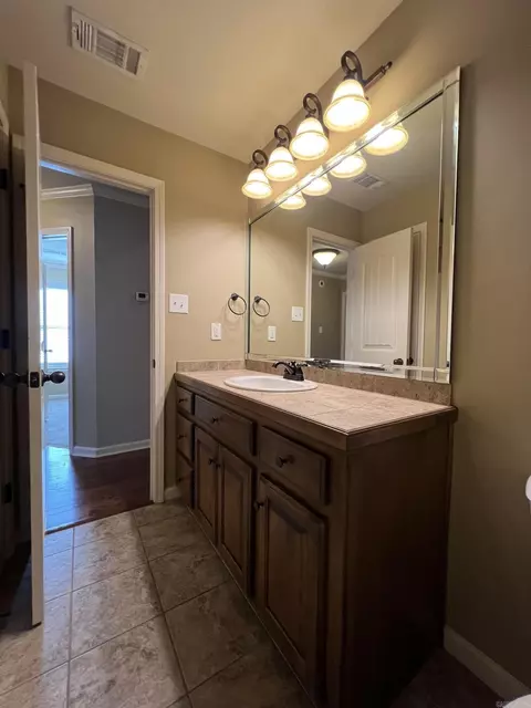 Bath - 5223 Charles Ct, Bryant, AR 72022 photo 3 of 6