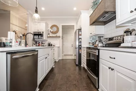 Kitchen - 613 Creekside Cv, Bryant, AR 72022 photo 6 of 8
