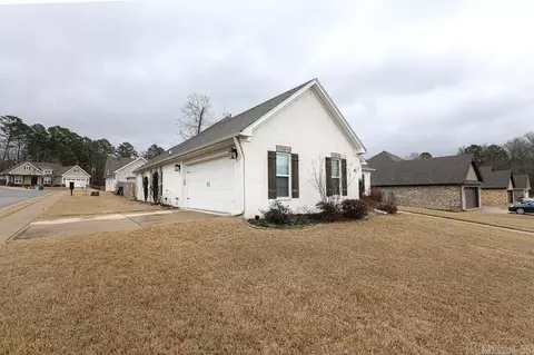 Exterior - 613 Creekside Cv, Bryant, AR 72022 photo 3 of 11