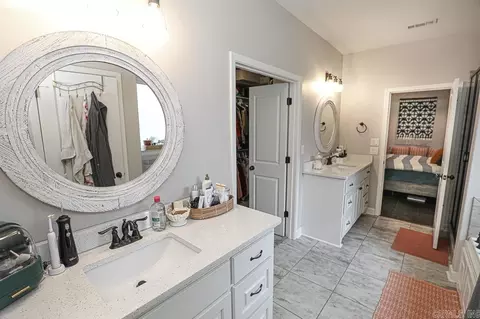 Bath - 613 Creekside Cv, Bryant, AR 72022 photo 2 of 5
