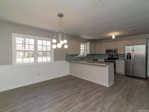 Kitchen - 2901 Wren St, Pine Bluff, AR 71603 photo 2 of 6