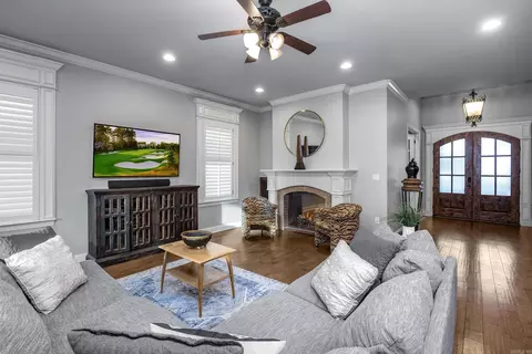 Living - 6573 Westminster, Benton, AR 72019 photo 1 of 8