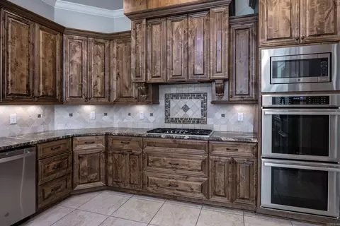 Kitchen - 6573 Westminster, Benton, AR 72019 photo 5 of 7