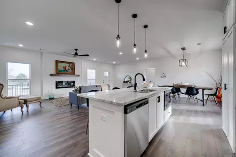Kitchen - 2 Persimmon Ridge Ln, Greenbrier, AR 72058 photo 5 of 7