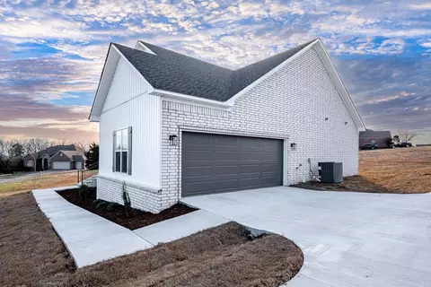 Exterior - 2 Persimmon Ridge Ln, Greenbrier, AR 72058 photo 4 of 7