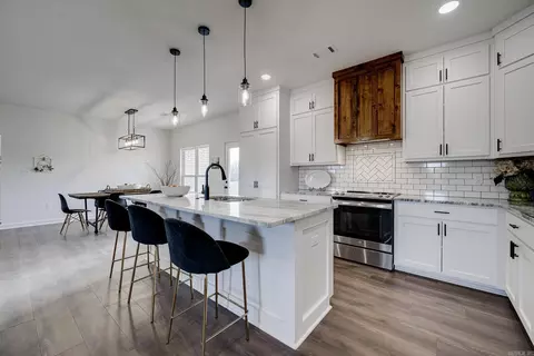 Kitchen - 2 Persimmon Ridge Ln, Greenbrier, AR 72058 photo 3 of 7
