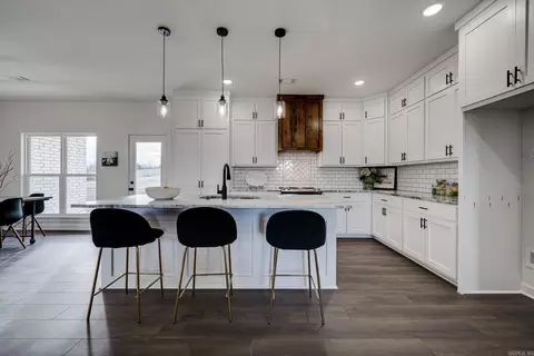 Kitchen - 2 Persimmon Ridge Ln, Greenbrier, AR 72058 photo 1 of 7