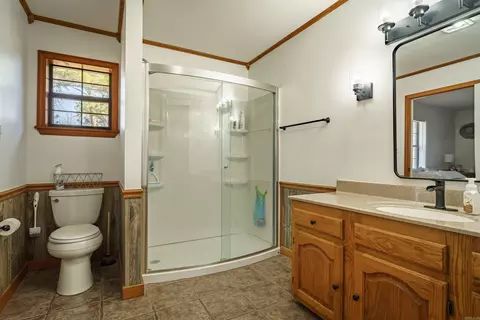 Bath - 80 E Cardinal Rd, Cave City, AR 72521 photo 4 of 4